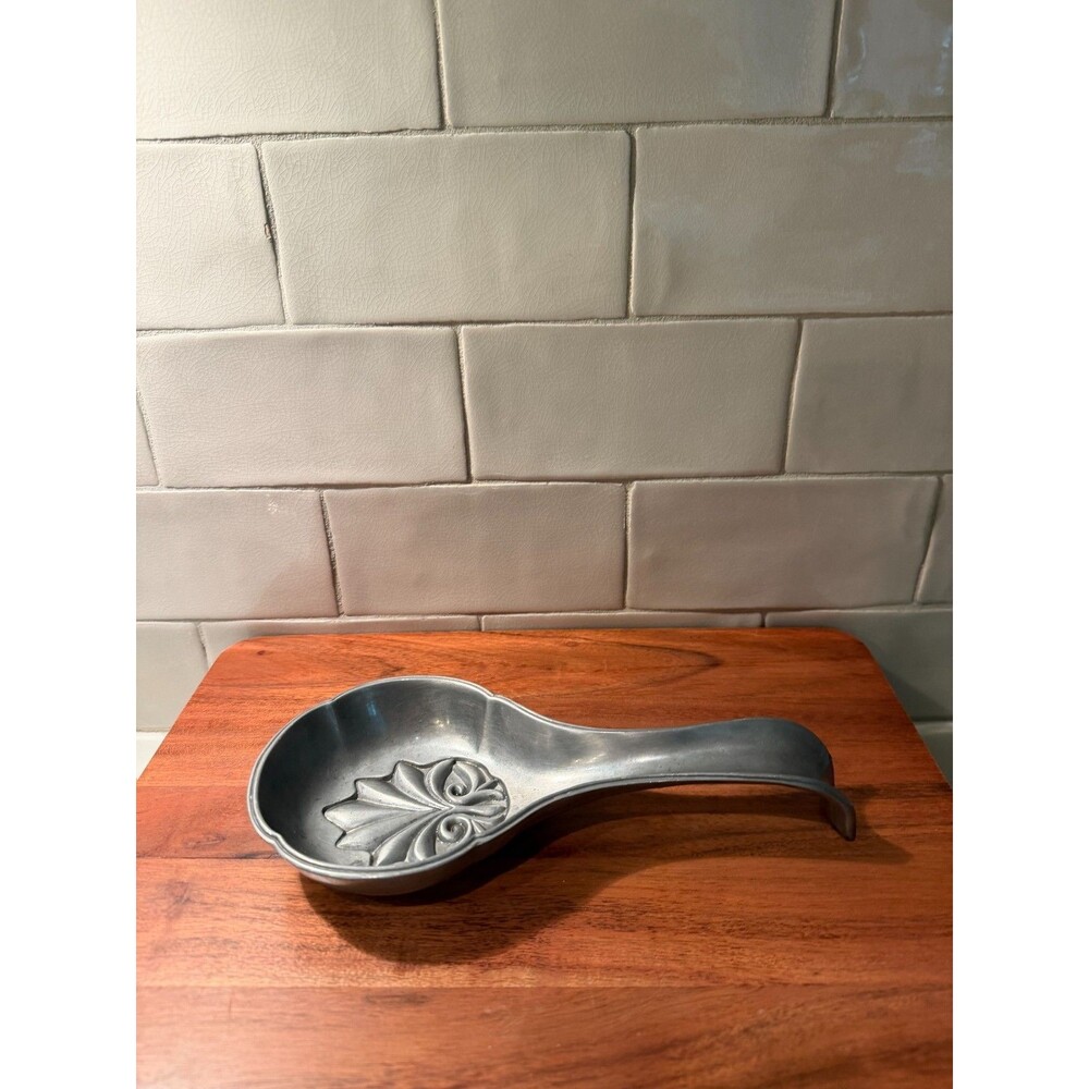New Lenox BUTLER'S PANTRY Metal Spoon Rest - Fleur-De-Lis Design - 8.5 Inches